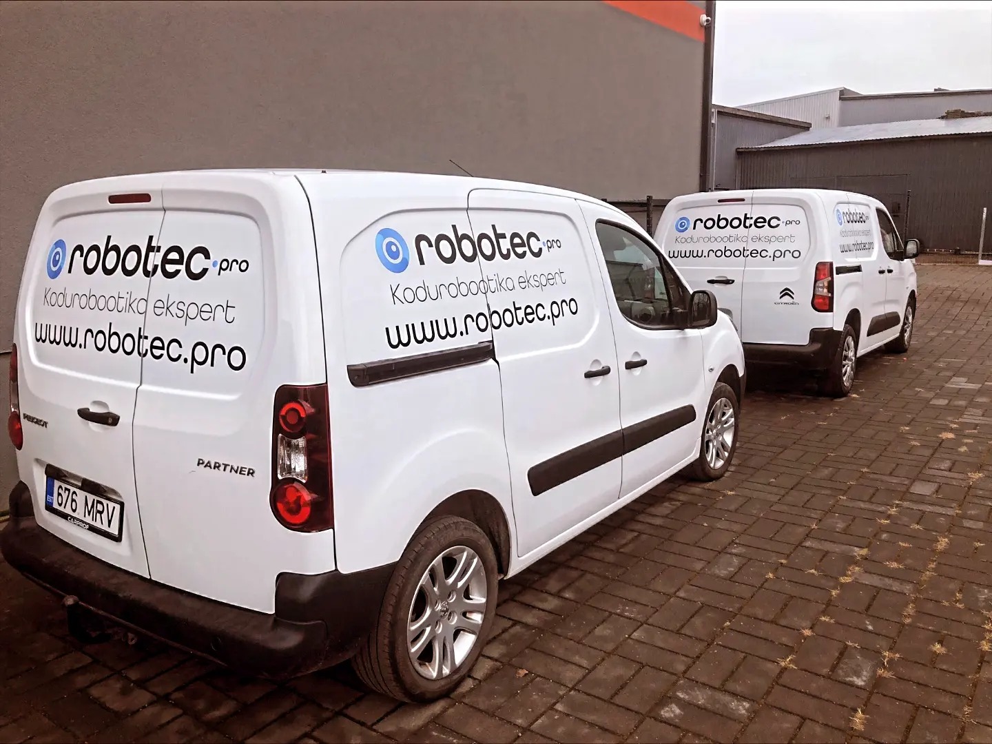 We offer Robot Mower installation service for all brands